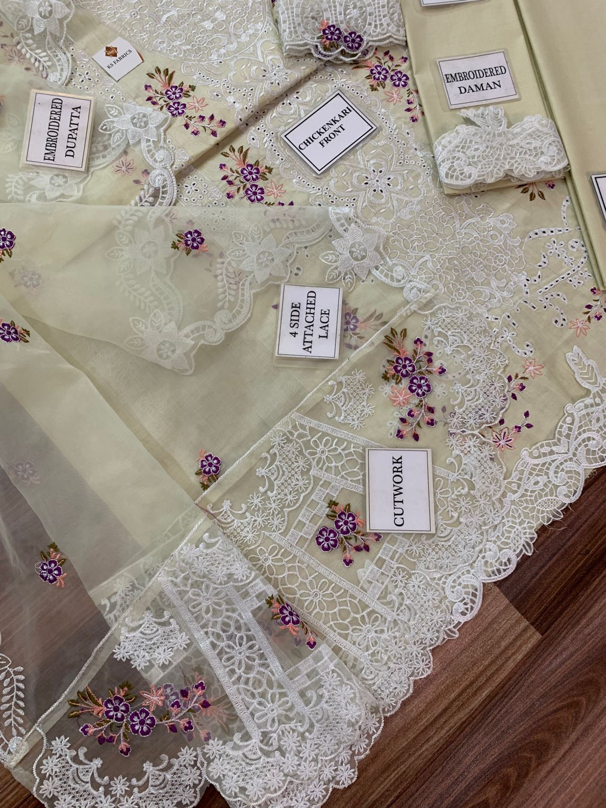 Elaf Royal luxury article